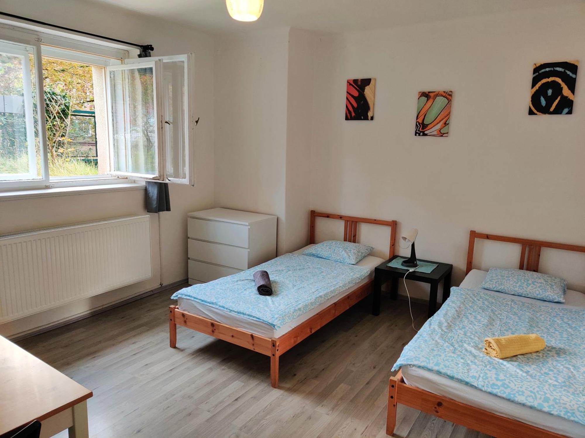 In House With Private Parking And Garden Pensjonat Praga